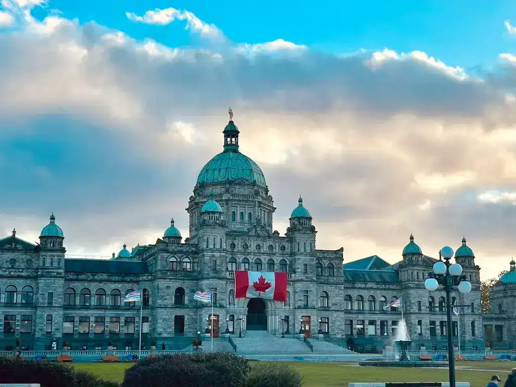 Une semaine à Vancouver Island en famille : Victoria, orques, Tofino, Ucluelet et Nanaimo. Itinéraire, conseils et infos pratiques.